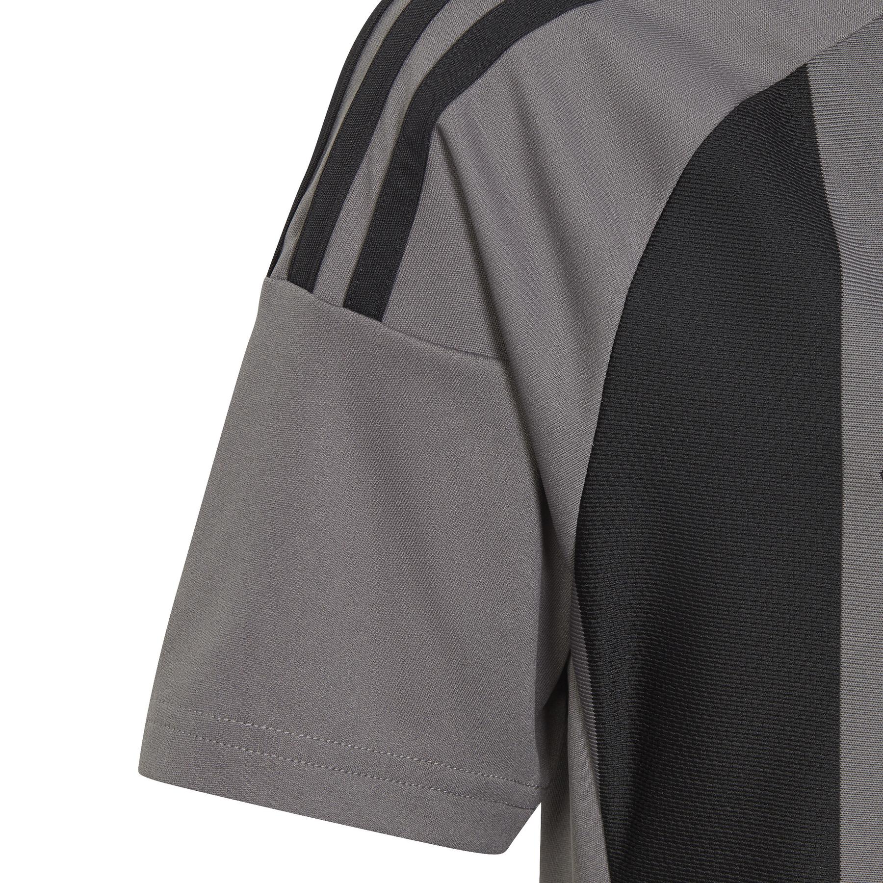 product/a/d/adidas_iw2132_4_apparel_photography_detail_view_2_white-nw032624.jpg