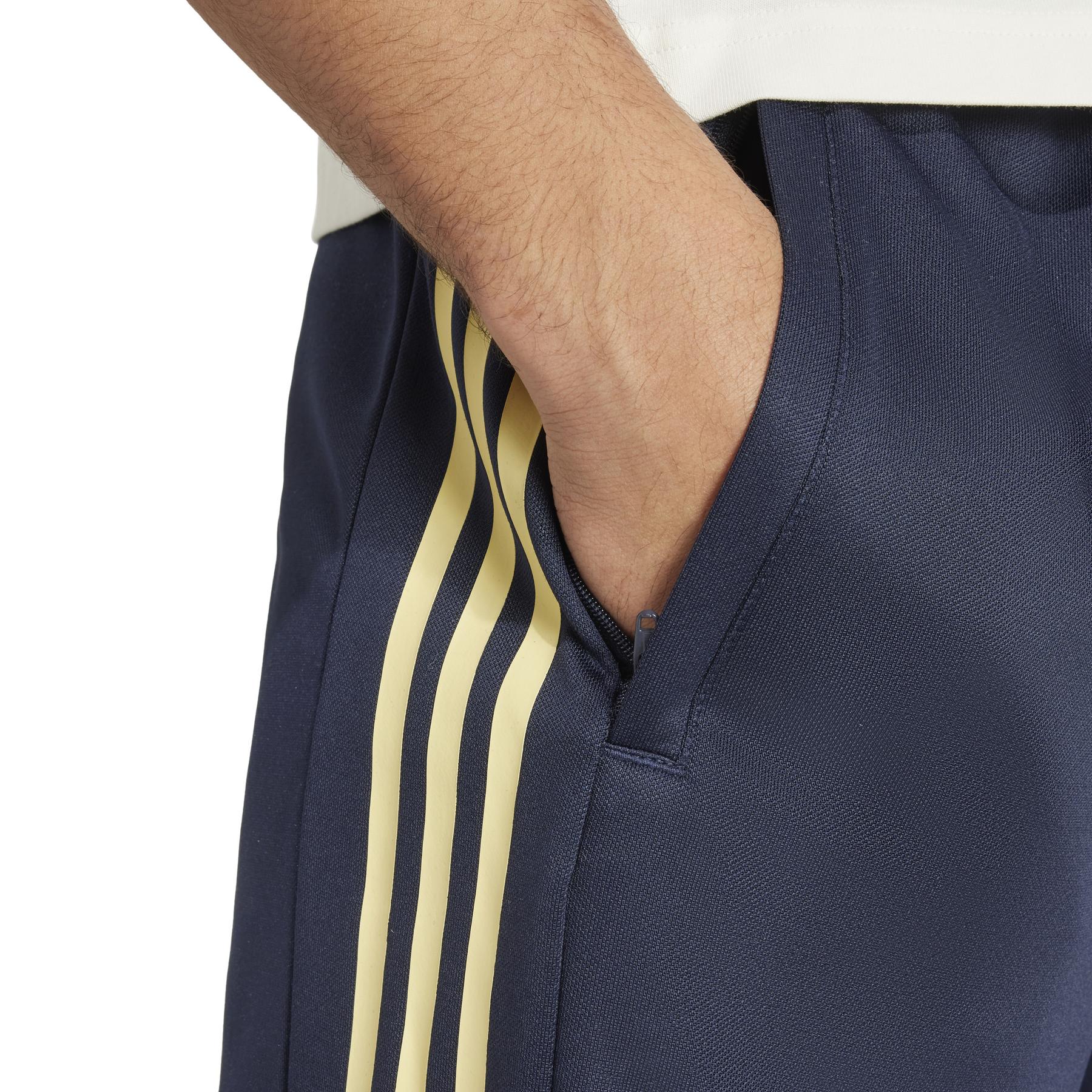 product/a/d/adidas_iw5999_8_apparel_on_model_detail_view_2_white.jpg