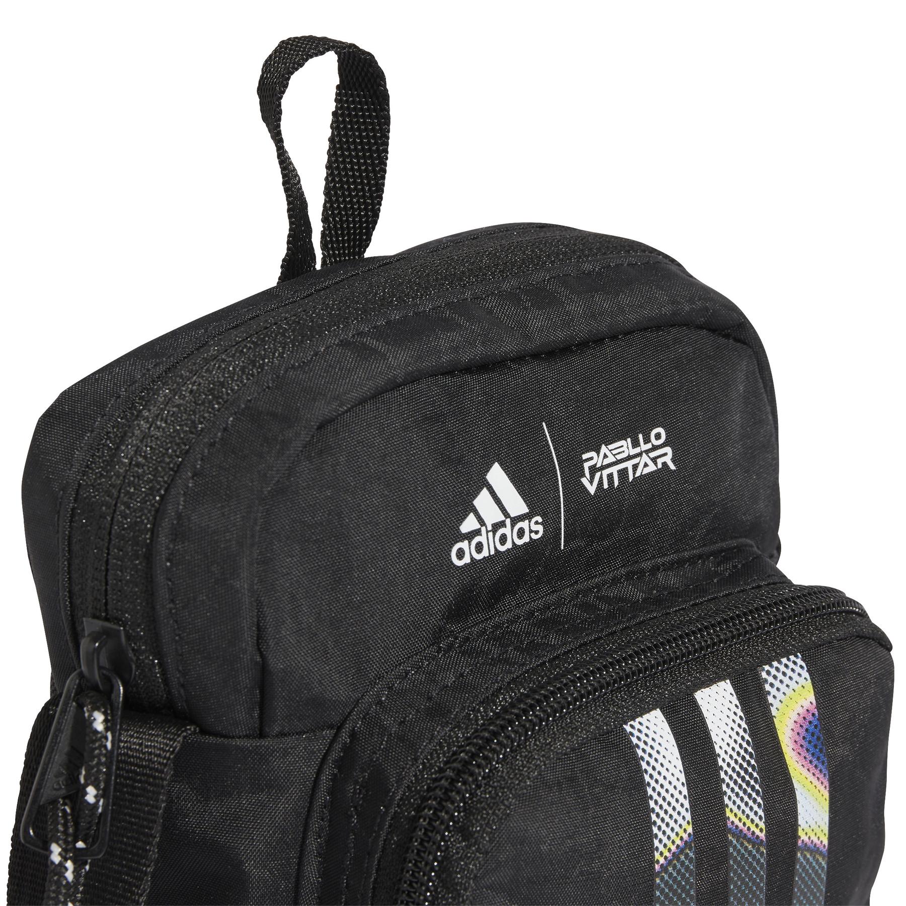 product/a/d/adidas_iz5015_4_hardware_photography_detail_view_1_white.jpg