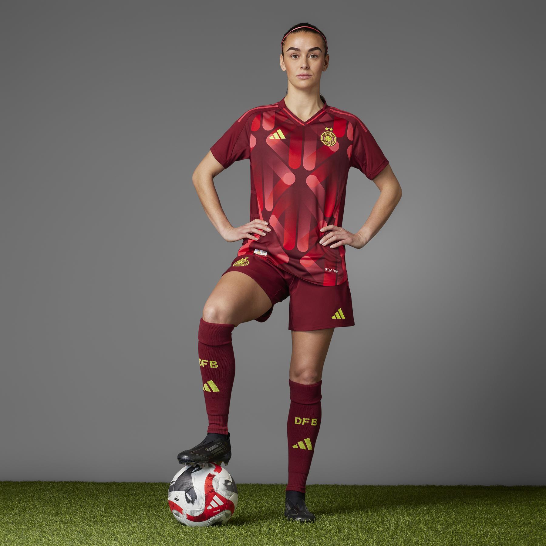 product/a/d/adidas_jf2606_tecobu_10.jpg