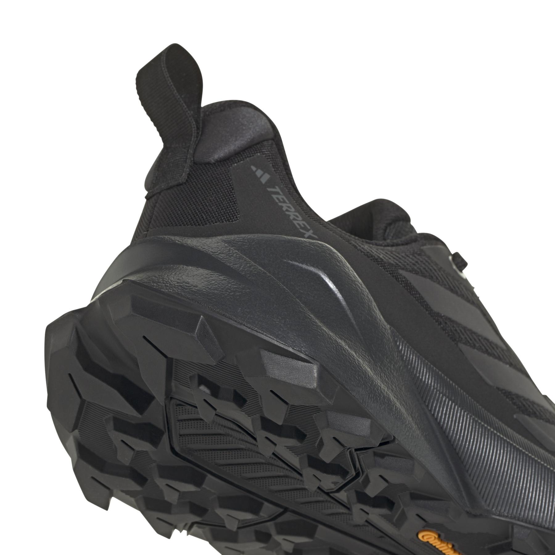 product/a/d/adidas_jh6406_8_footwear_photography_detail_view_1_white-nw091625.jpg