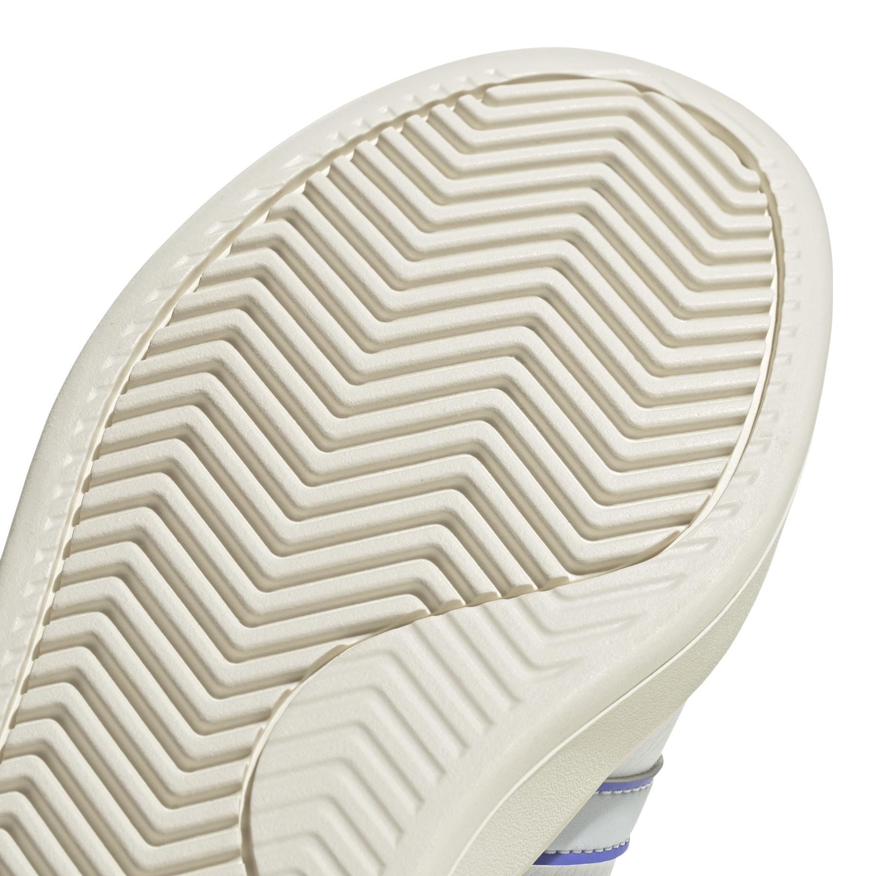 product/a/d/adidas_jh8676_8_footwear_photography_detail_view_1_white-nw091625.jpg