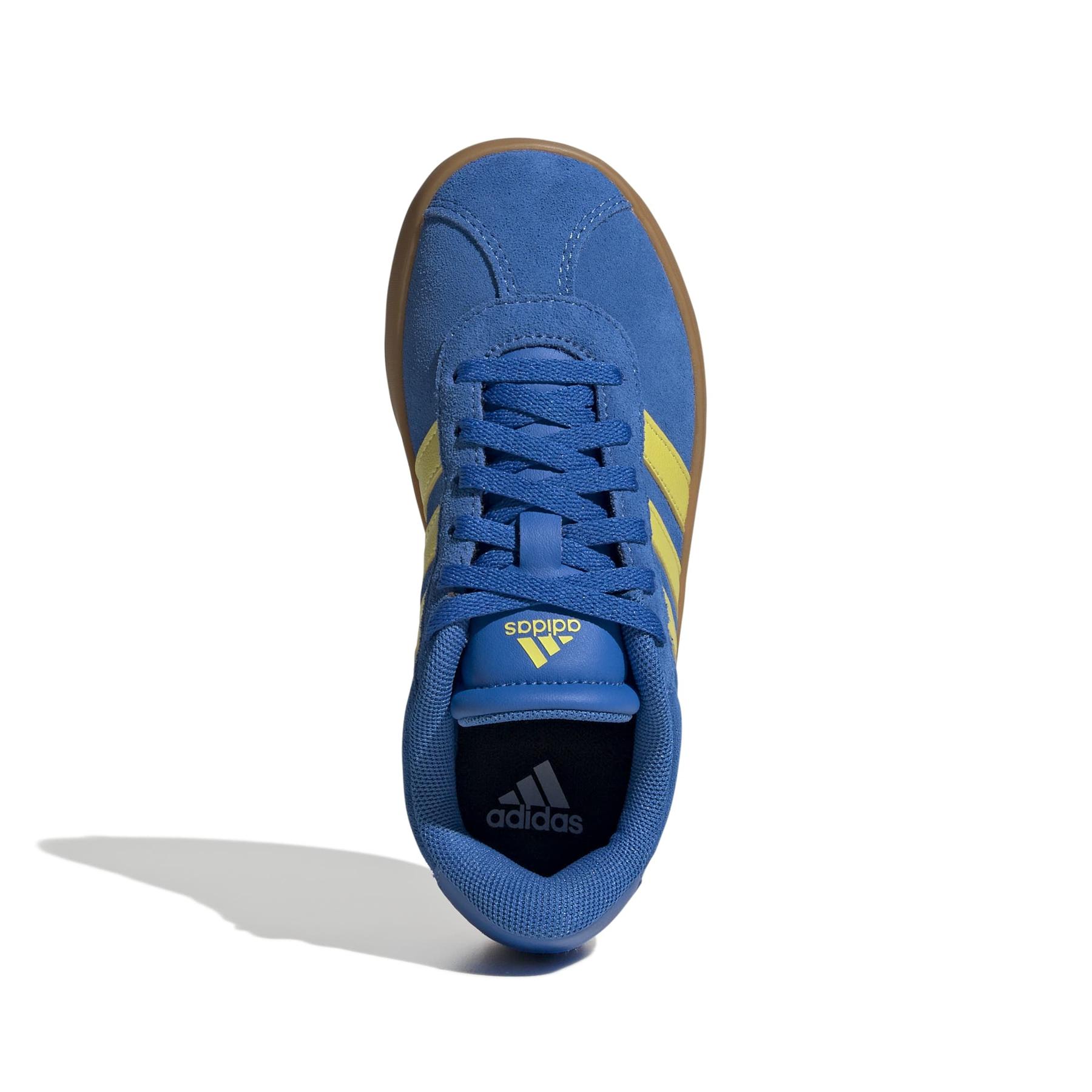product/a/d/adidas_jh8723_3_footwear_photography_top_portrait_view_white-nw091625.jpg
