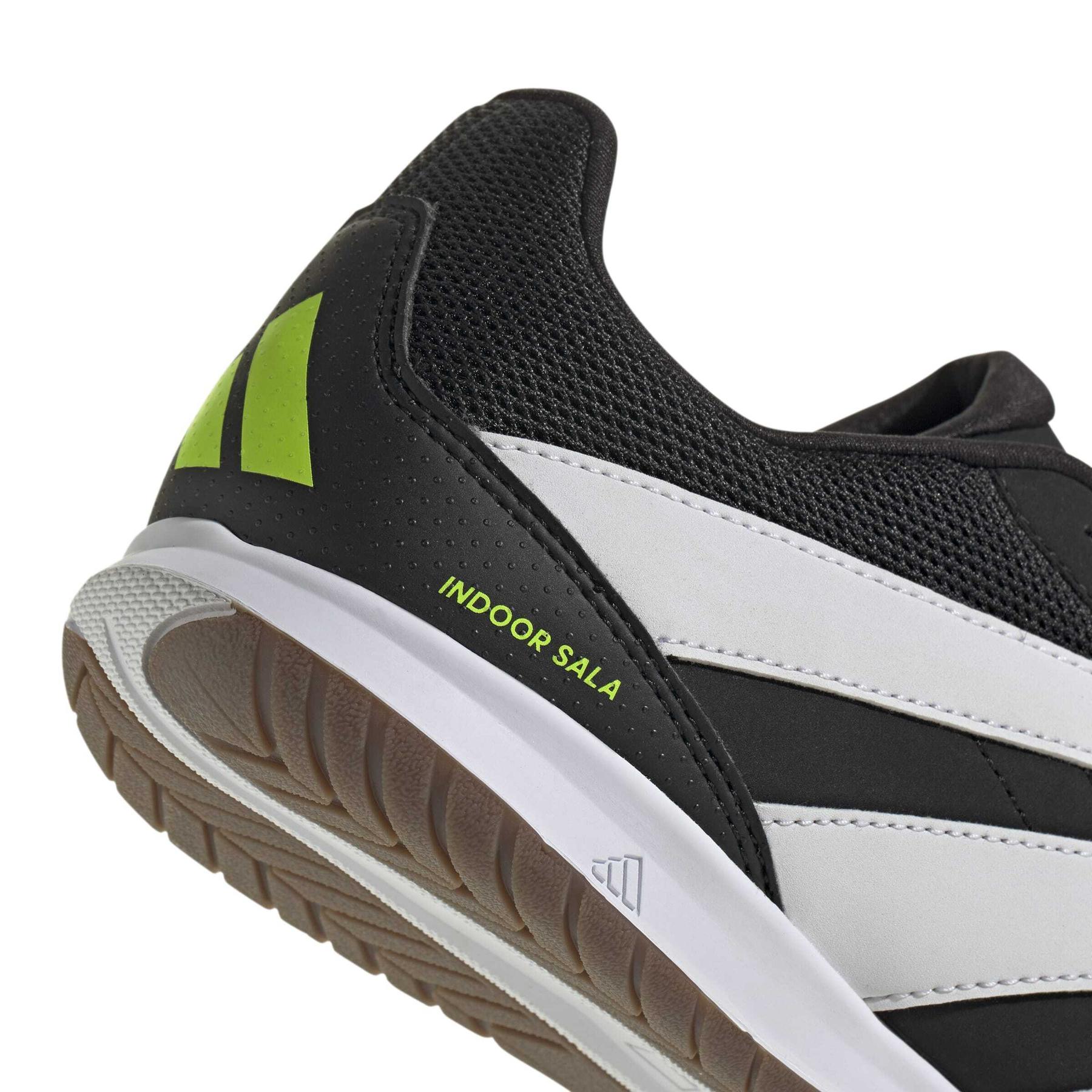 product/a/d/adidas_jh8857_8_footwear_photography_detail_view_2_white-nw091625.jpg