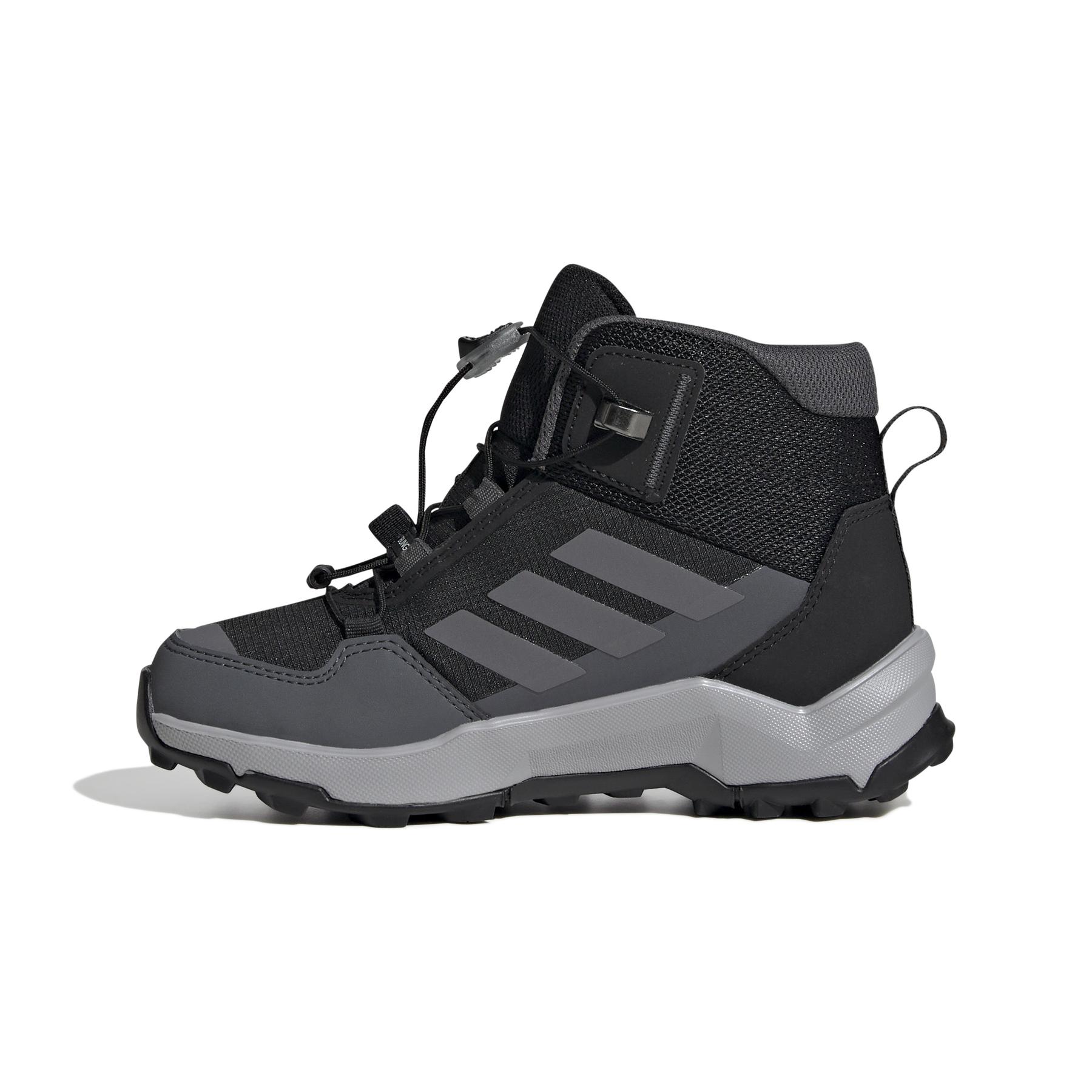 product/a/d/adidas_ji0920_5_footwear_photography_side_medial_center_view_white-nw091625.jpg