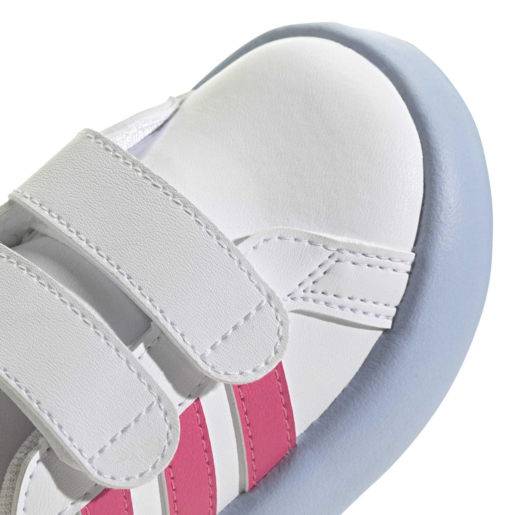 product/a/d/adidas_ji0981_8_footwear_photography_detail_view_1_white-nw091625.jpg