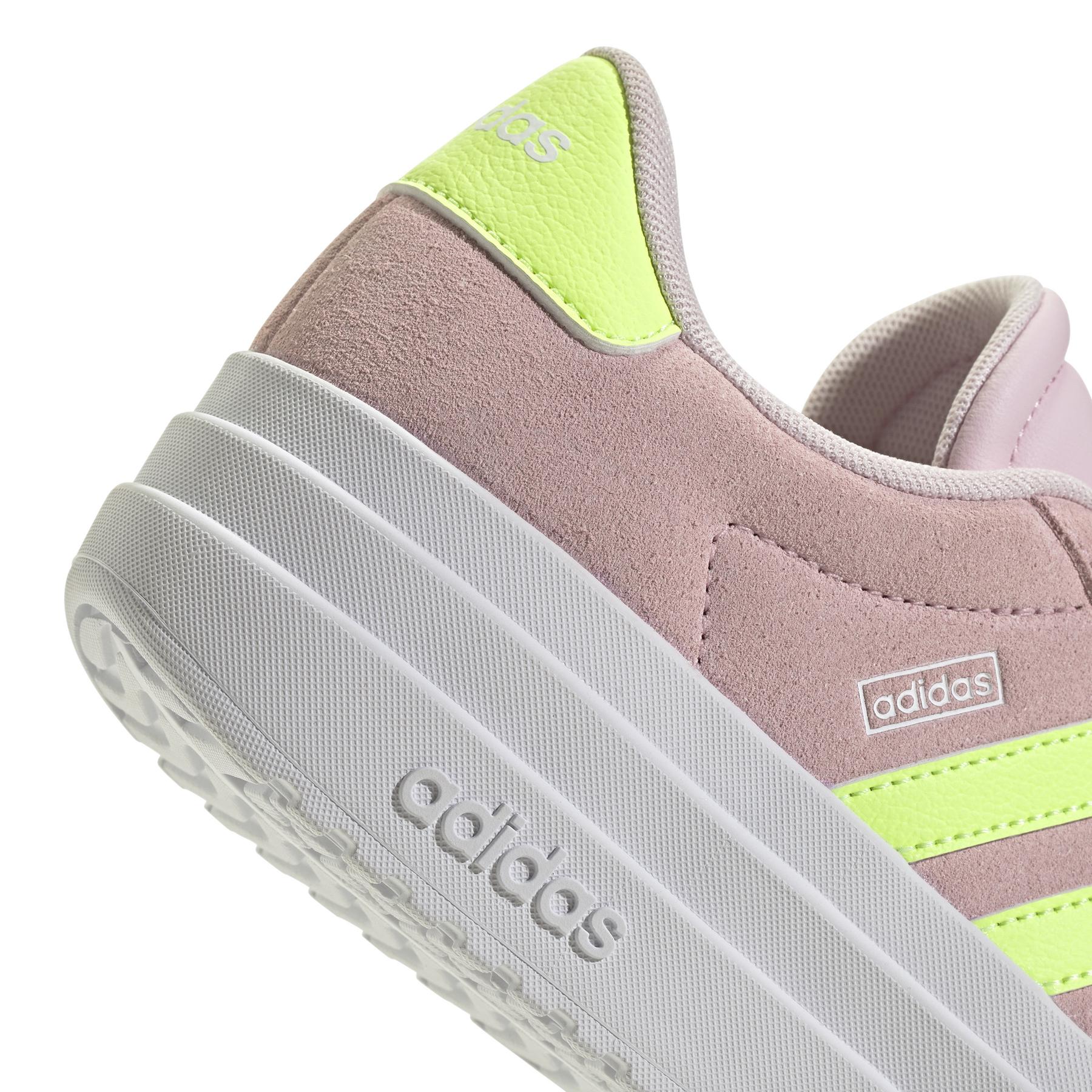 product/a/d/adidas_ji1017_9_footwear_photography_detail_view_2_white-nw091625.jpg