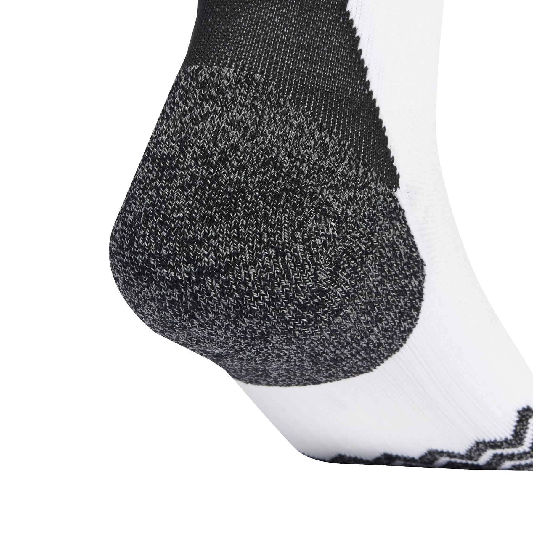 product/a/d/adidas_ji7437_3_hardware_photography_detail_view_2_white.jpg