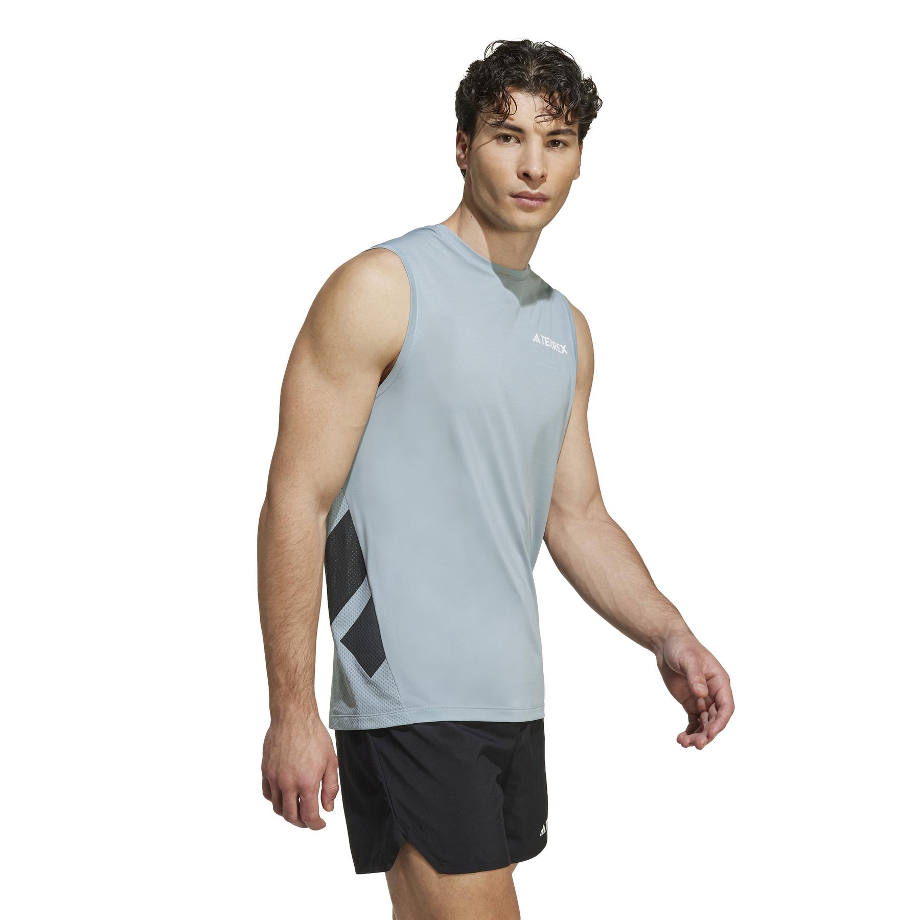 product/a/d/adidas_jn0246_maggre_4.jpg