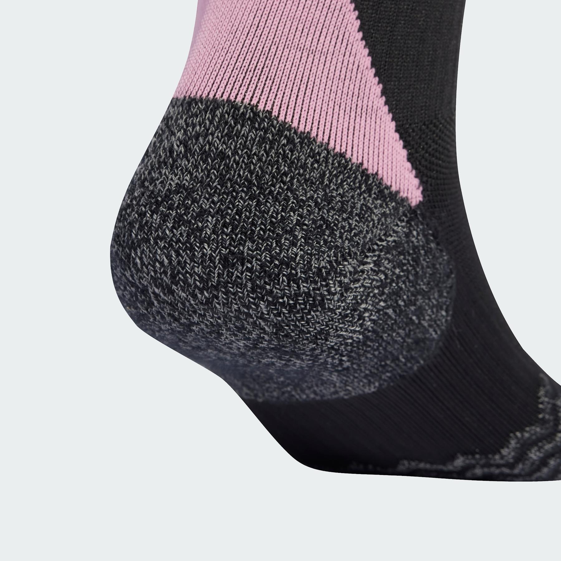 product/a/d/adidas_jn5743_black-bliss-pink_4.jpg