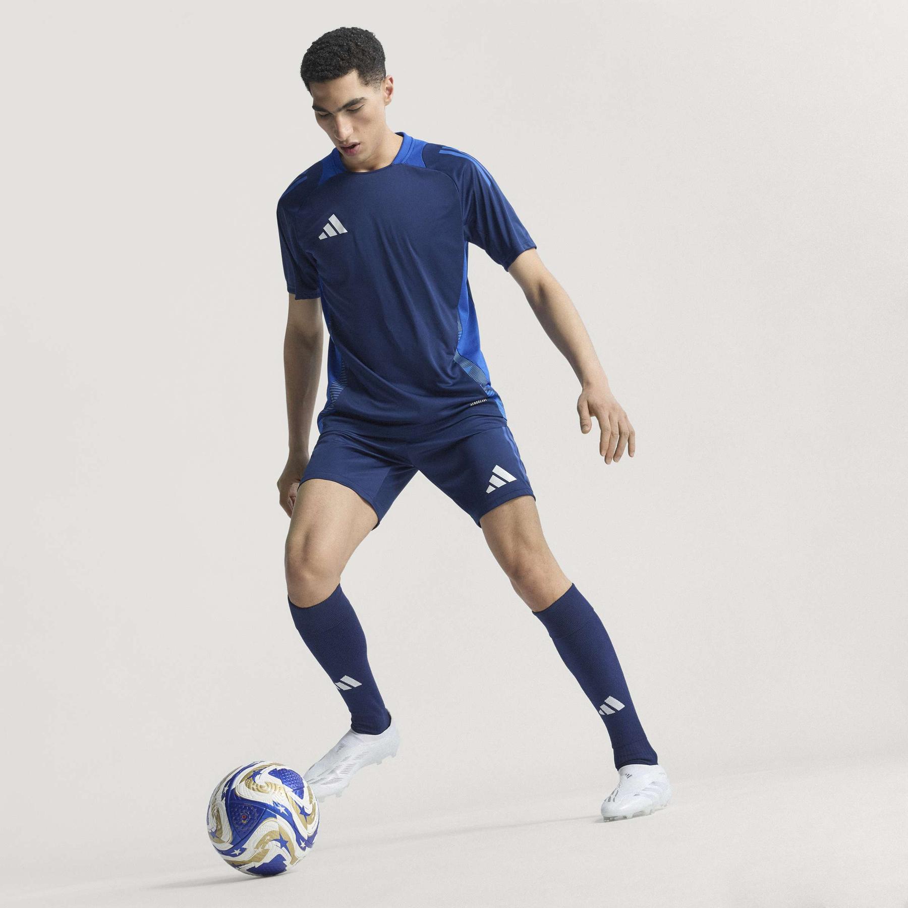 product/a/d/adidas_jn7371_white-masblu-goldmt-dkblue_9.jpg