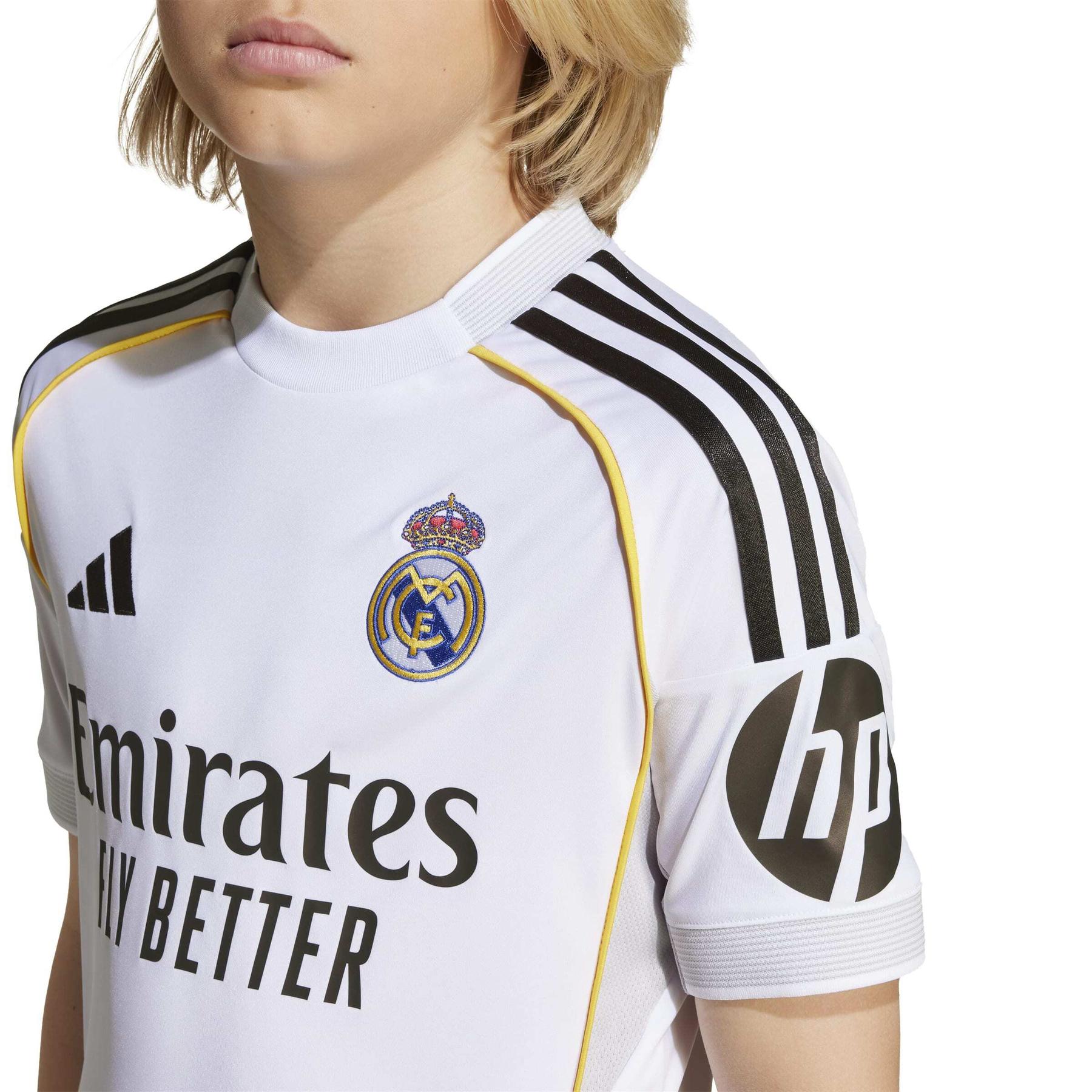 product/a/d/adidas_jn8889_9_apparel_on_model_detail_view_1_white.jpg