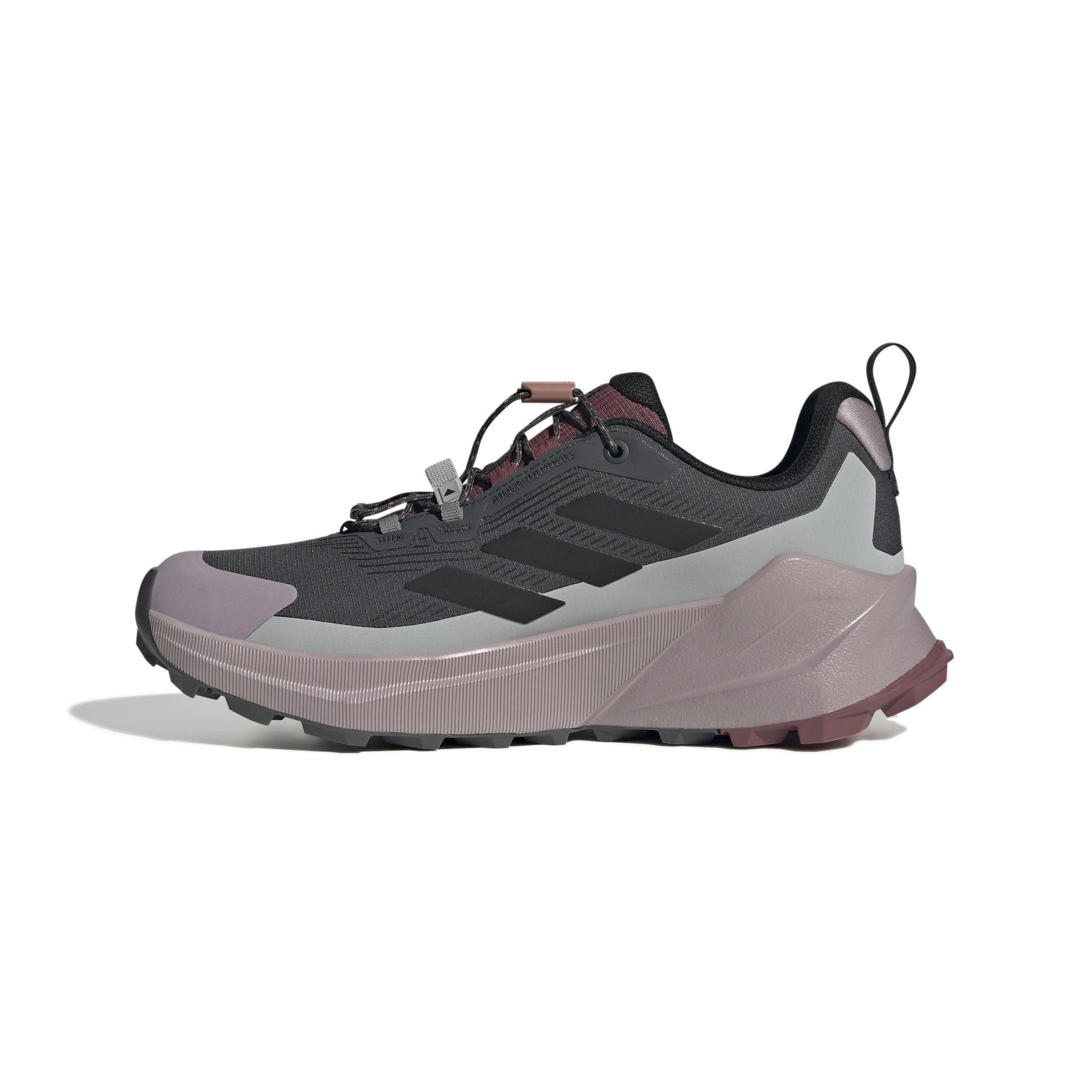 product/a/d/adidas_jp5241_5_footwear_photography_side_medial_center_view_white-nw091625.jpg
