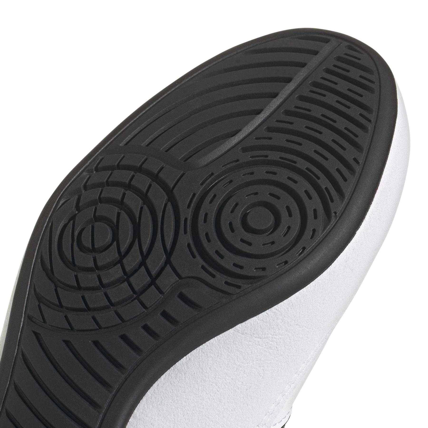 product/a/d/adidas_jp6123_9_footwear_photography_detail_view_2_white-nw091625.jpg