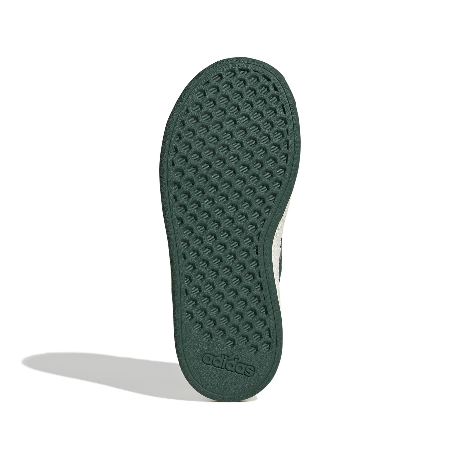 product/a/d/adidas_jq0704_4_footwear_photography_bottom_view_white-nw091625.jpg