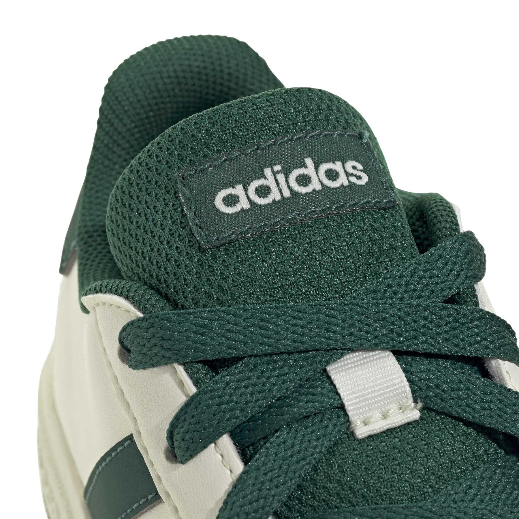 product/a/d/adidas_jq0704_8_footwear_photography_detail_view_1_white-nw091625.jpg