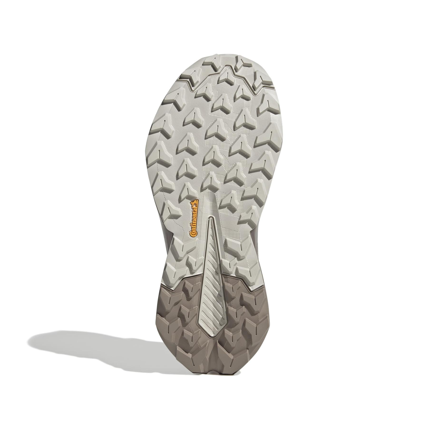 product/a/d/adidas_jq1615_4_footwear_photography_bottom_view_white-nw091625.jpg