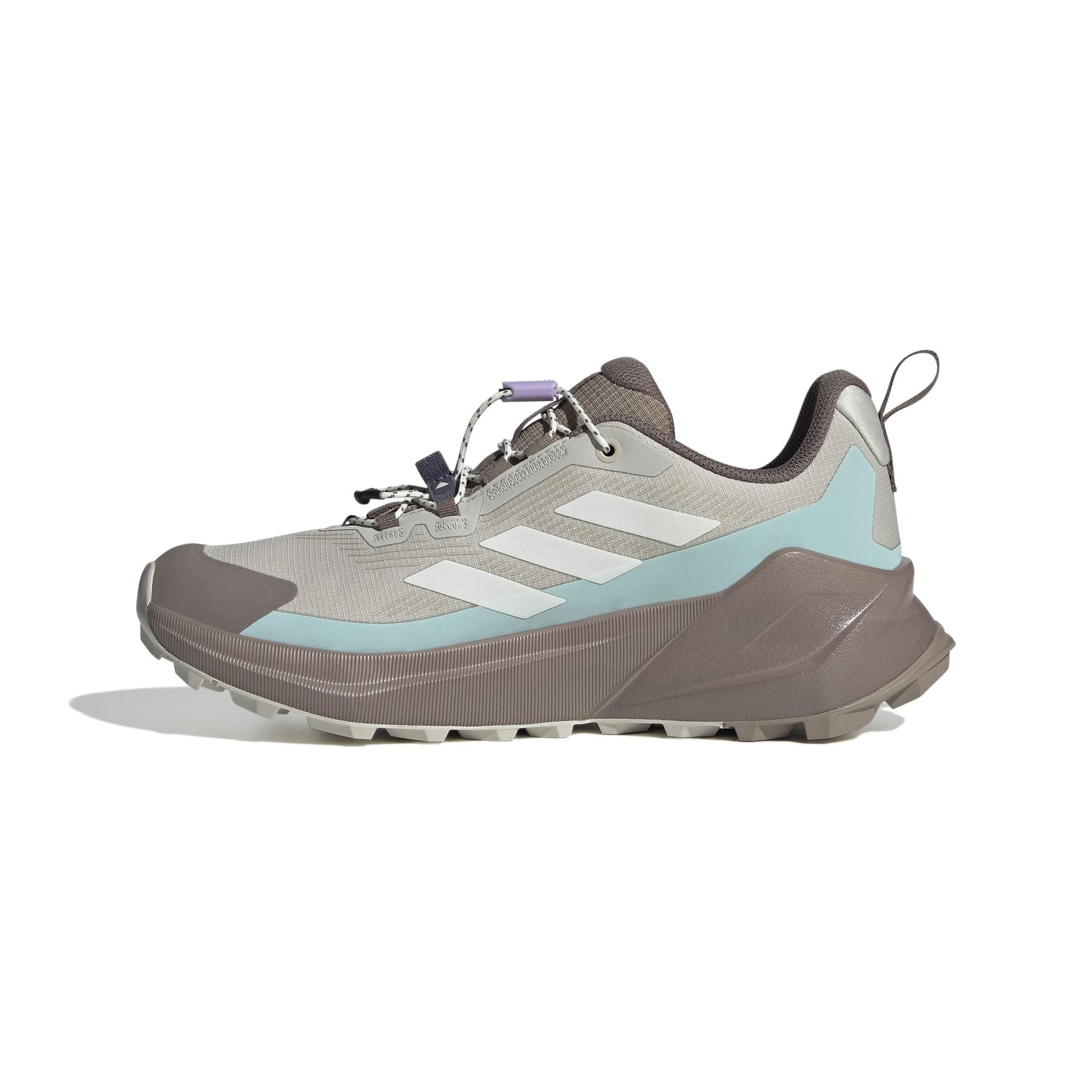product/a/d/adidas_jq1615_5_footwear_photography_side_medial_center_view_white-nw091625.jpg