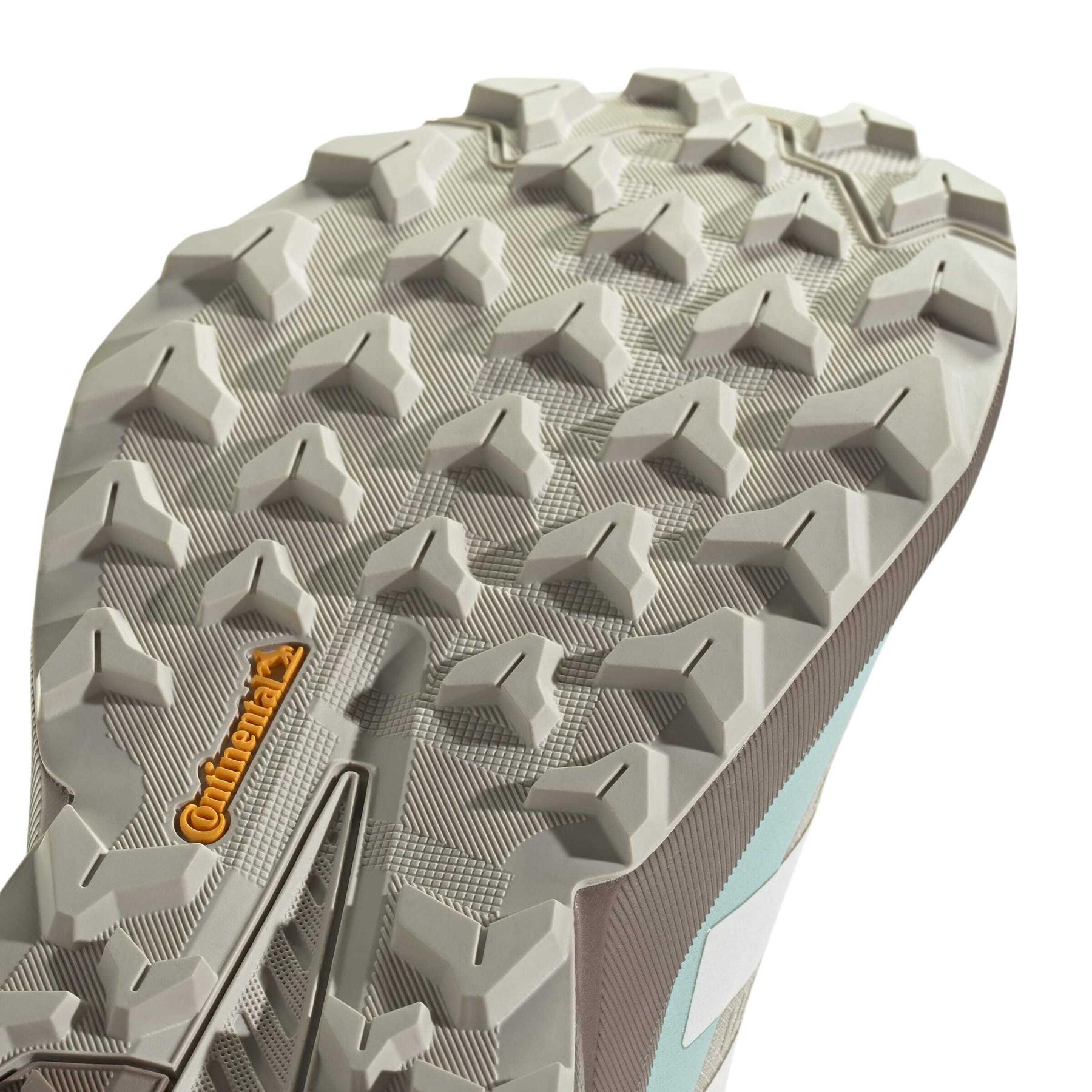 product/a/d/adidas_jq1615_8_footwear_photography_detail_view_1_white-nw091625.jpg