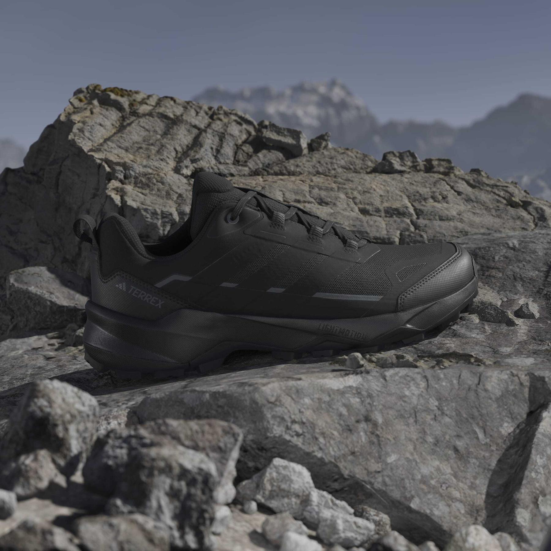 product/a/d/adidas_jq2215_16_footwear_photography_heromrktng_view_3-nw091625.jpg