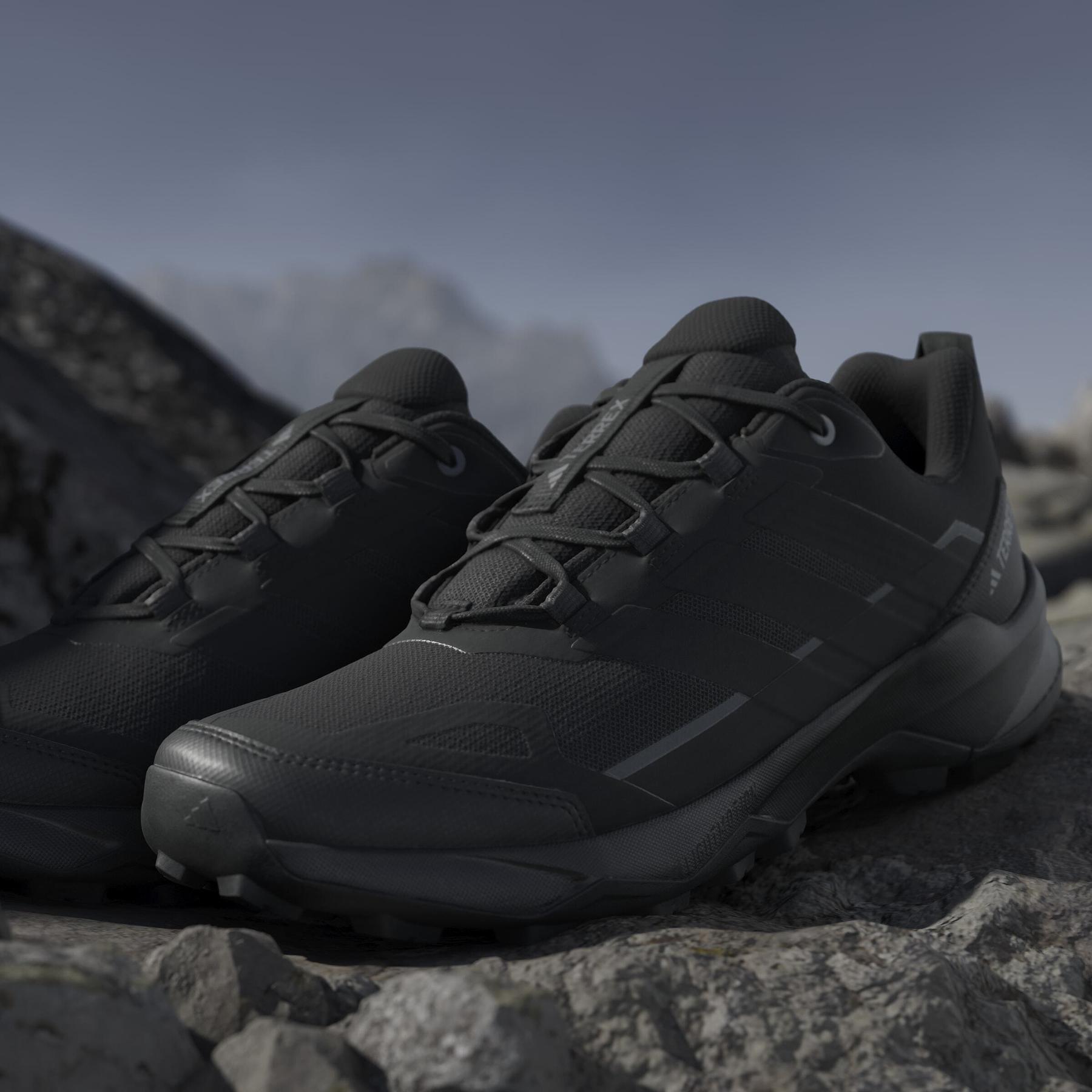 product/a/d/adidas_jq2215_22_footwear_photography_heromrktng_view_9-nw091625.jpg