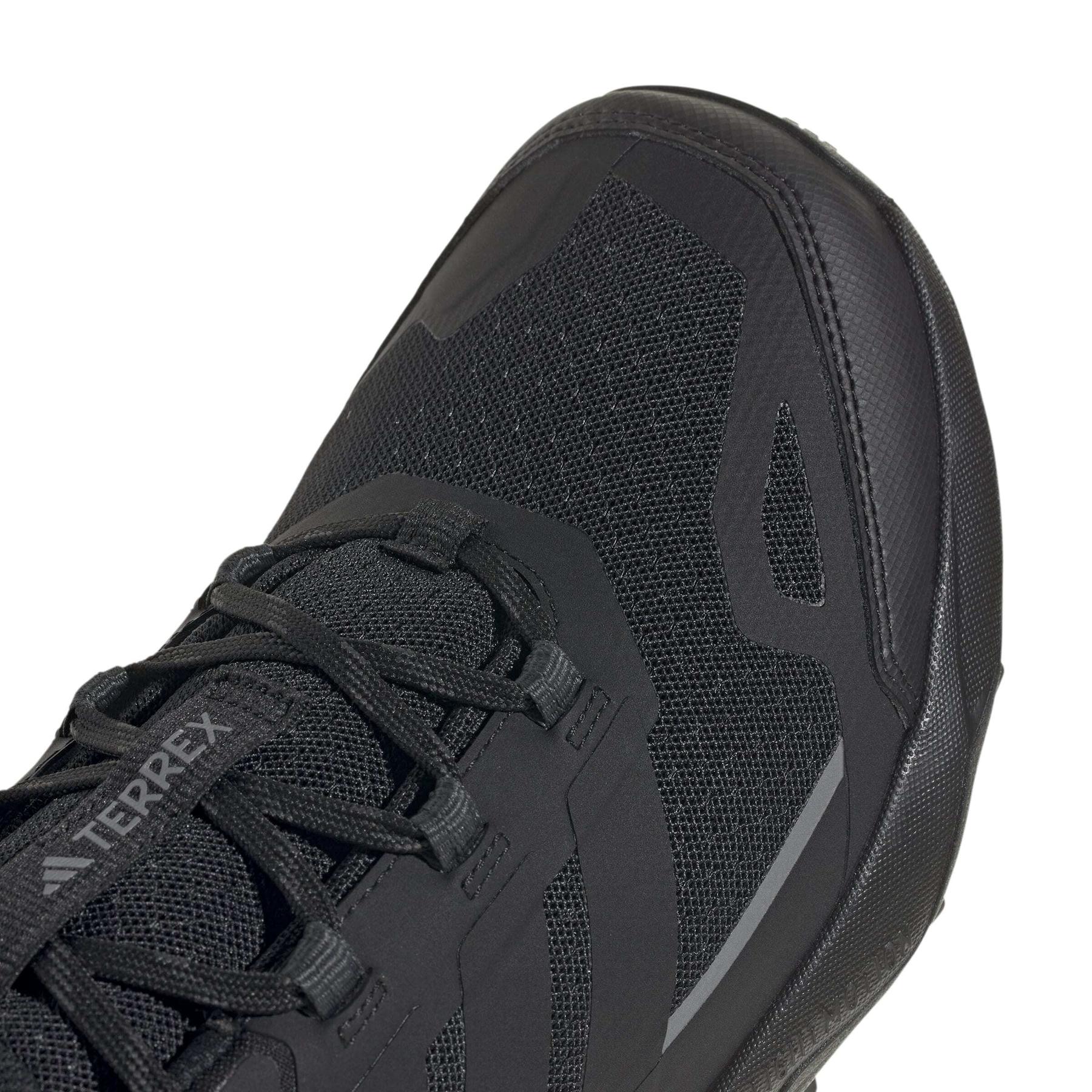 product/a/d/adidas_jq2215_9_footwear_photography_detail_view_2_white-nw091625.jpg