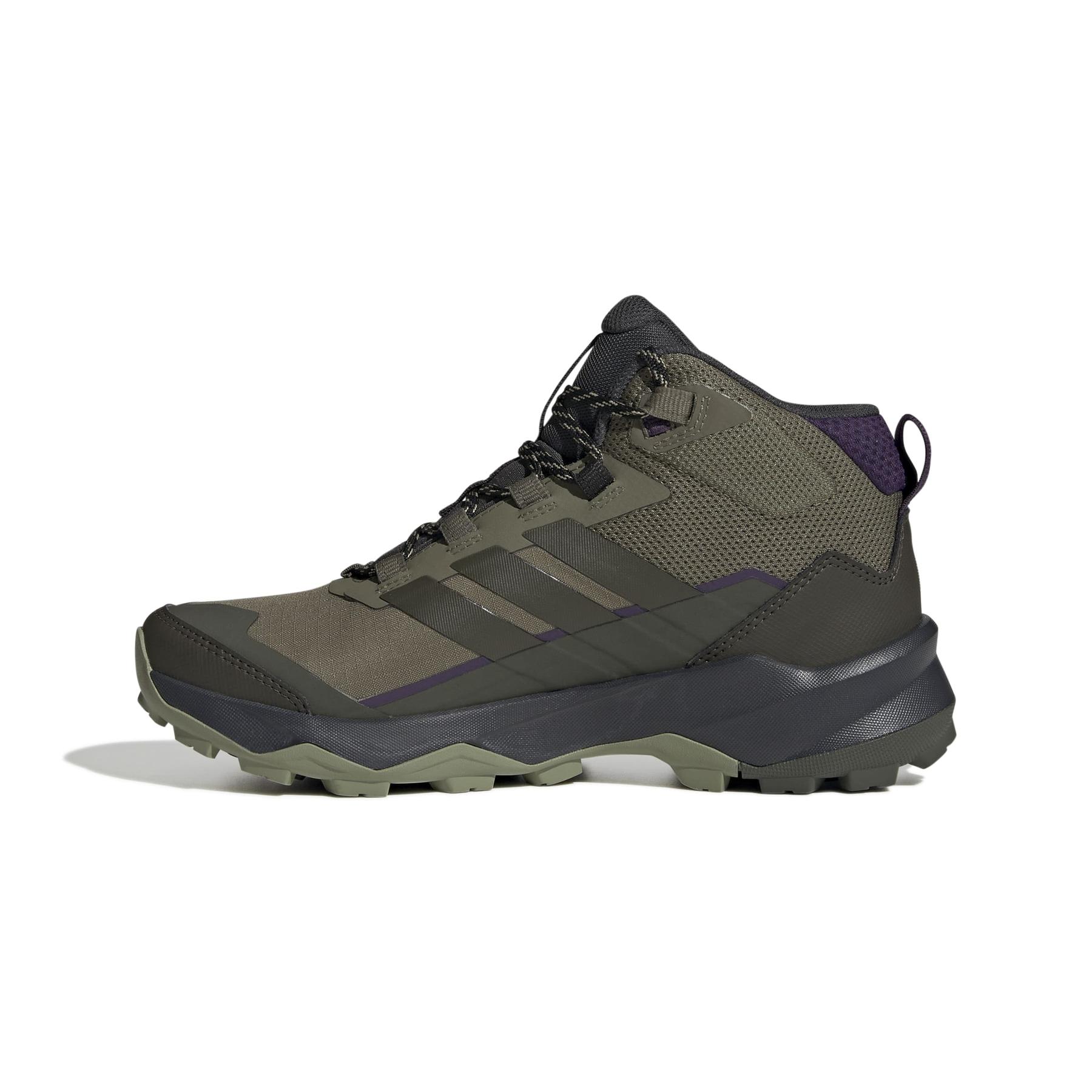 product/a/d/adidas_jq2220_5_footwear_photography_side_medial_center_view_white-nw091625.jpg