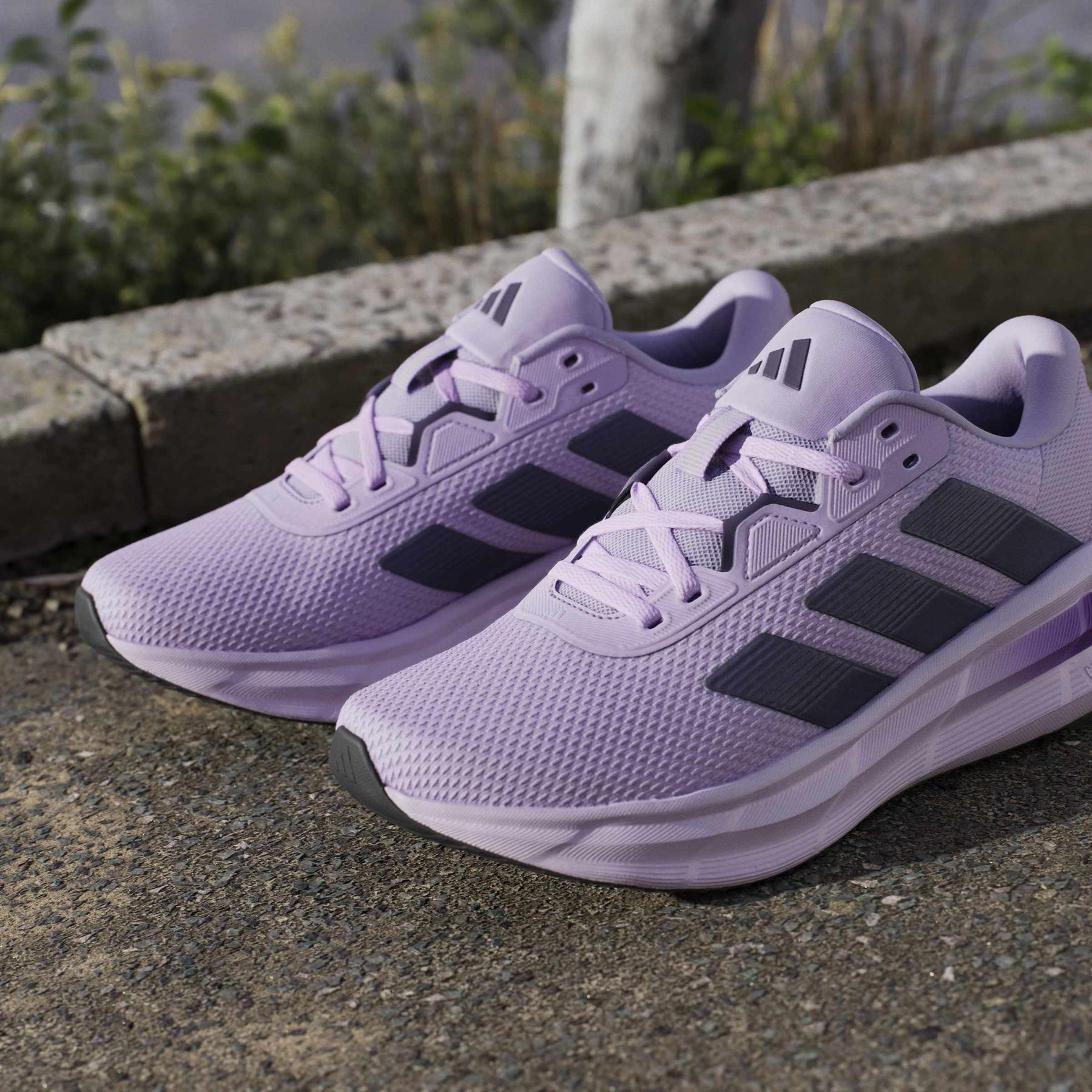 product/a/d/adidas_jq2609_24_footwear_photography_heromrktng_view_11-nw091625.jpg