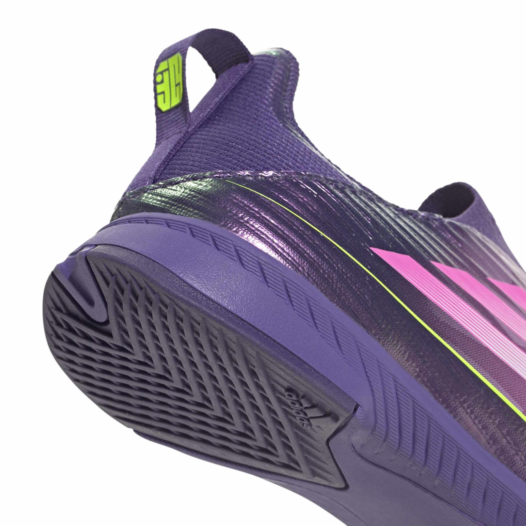 product/a/d/adidas_jq9756_7_footwear_photography_detail_view_1_white-nw091625.jpg