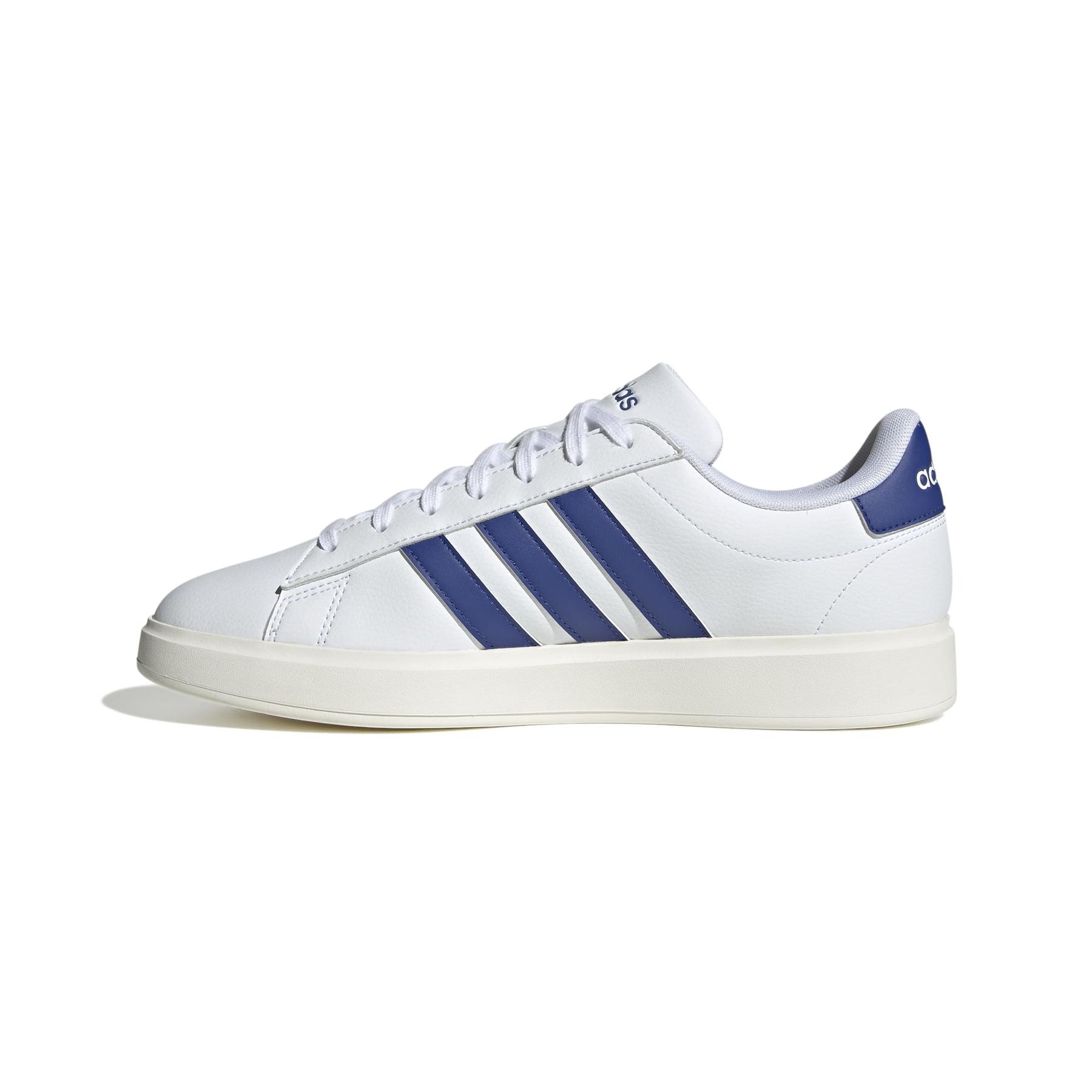product/a/d/adidas_jr2225_5_footwear_photography_side_medial_center_view_white-nw091625.jpg