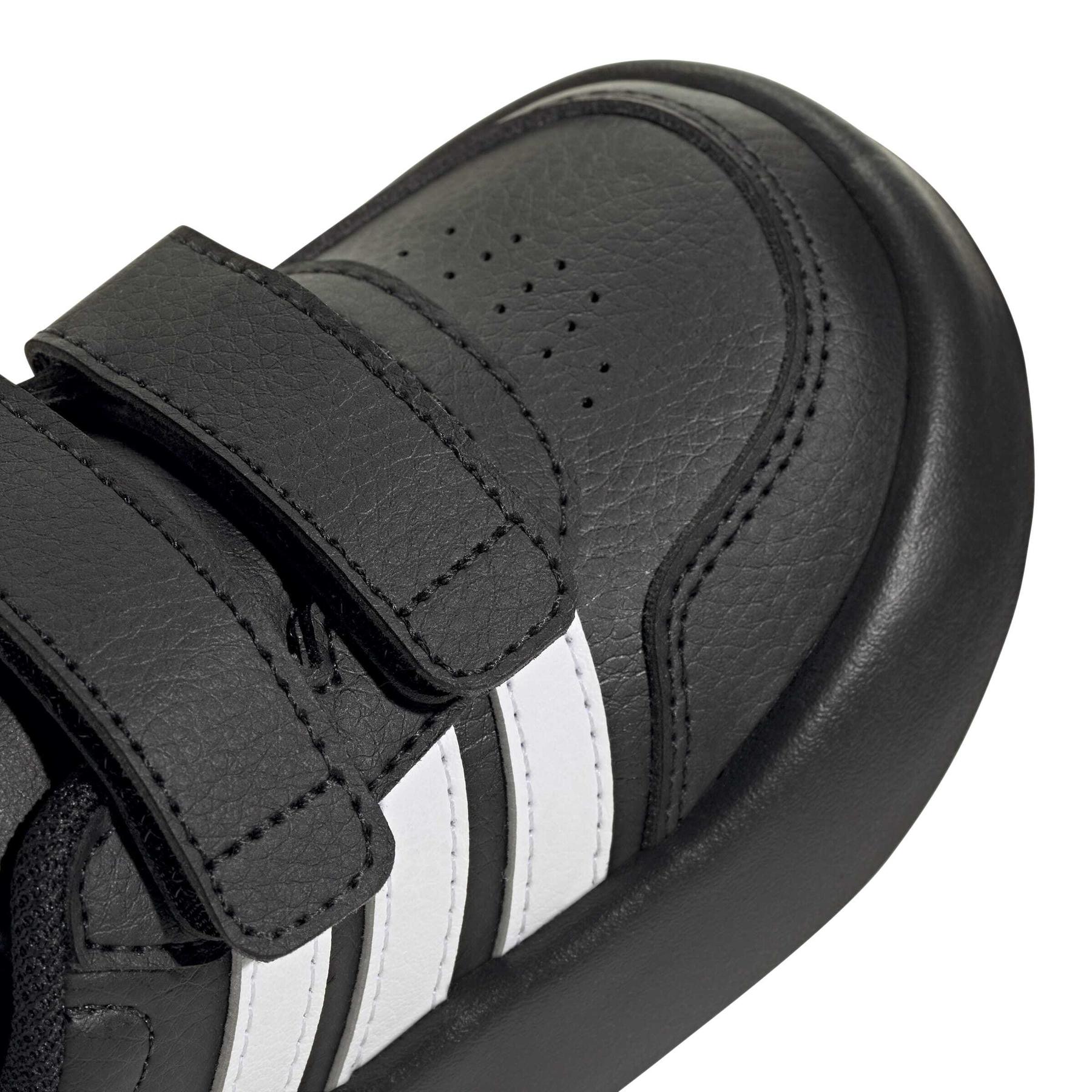 product/a/d/adidas_js3679_8_footwear_photography_detail_view_1_white-nw091725.jpg