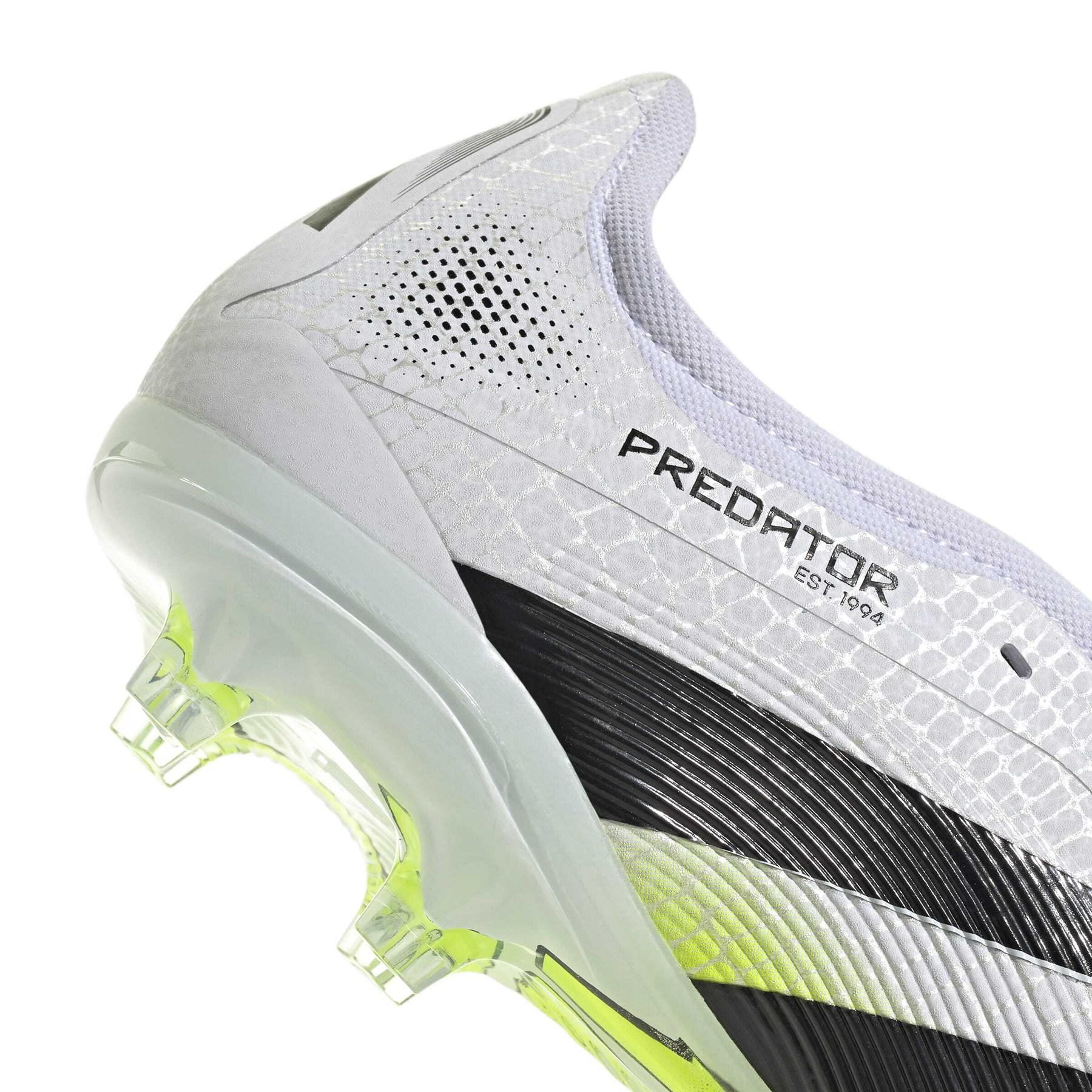 product/a/d/adidas_js4071_8_footwear_photography_detail_view_2_white-nw091725.jpg