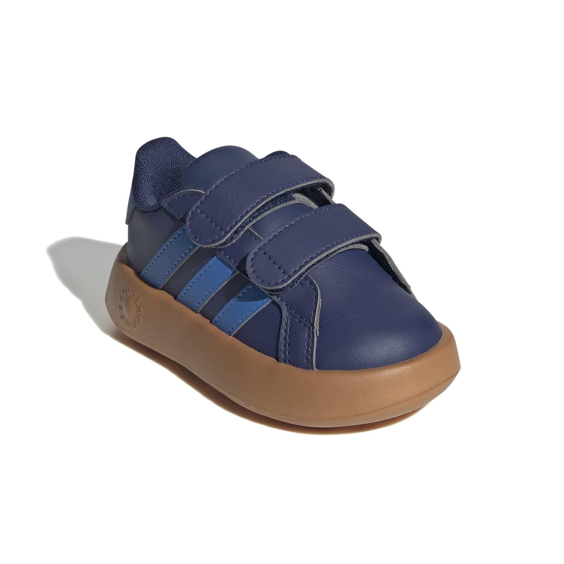 product/a/d/adidas_js4341_6_footwear_photography_front_lateral_top_view_white-nw091725.jpg