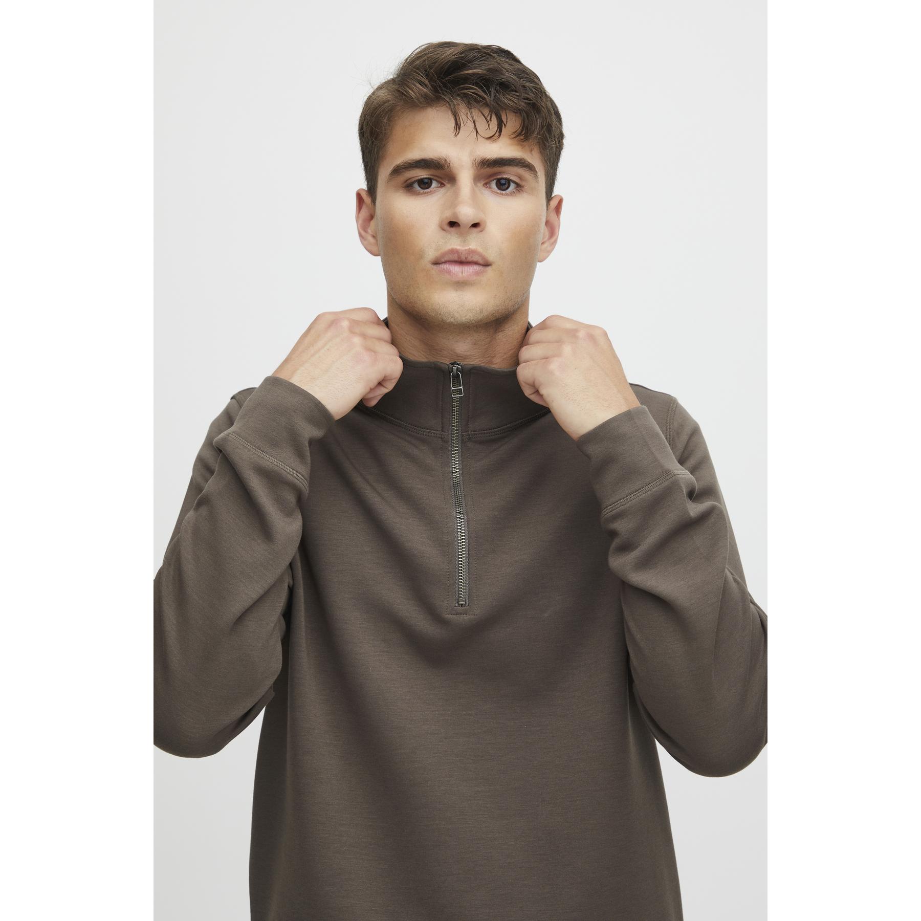 product/c/a/casual-friday_20504816-190810_6.jpg