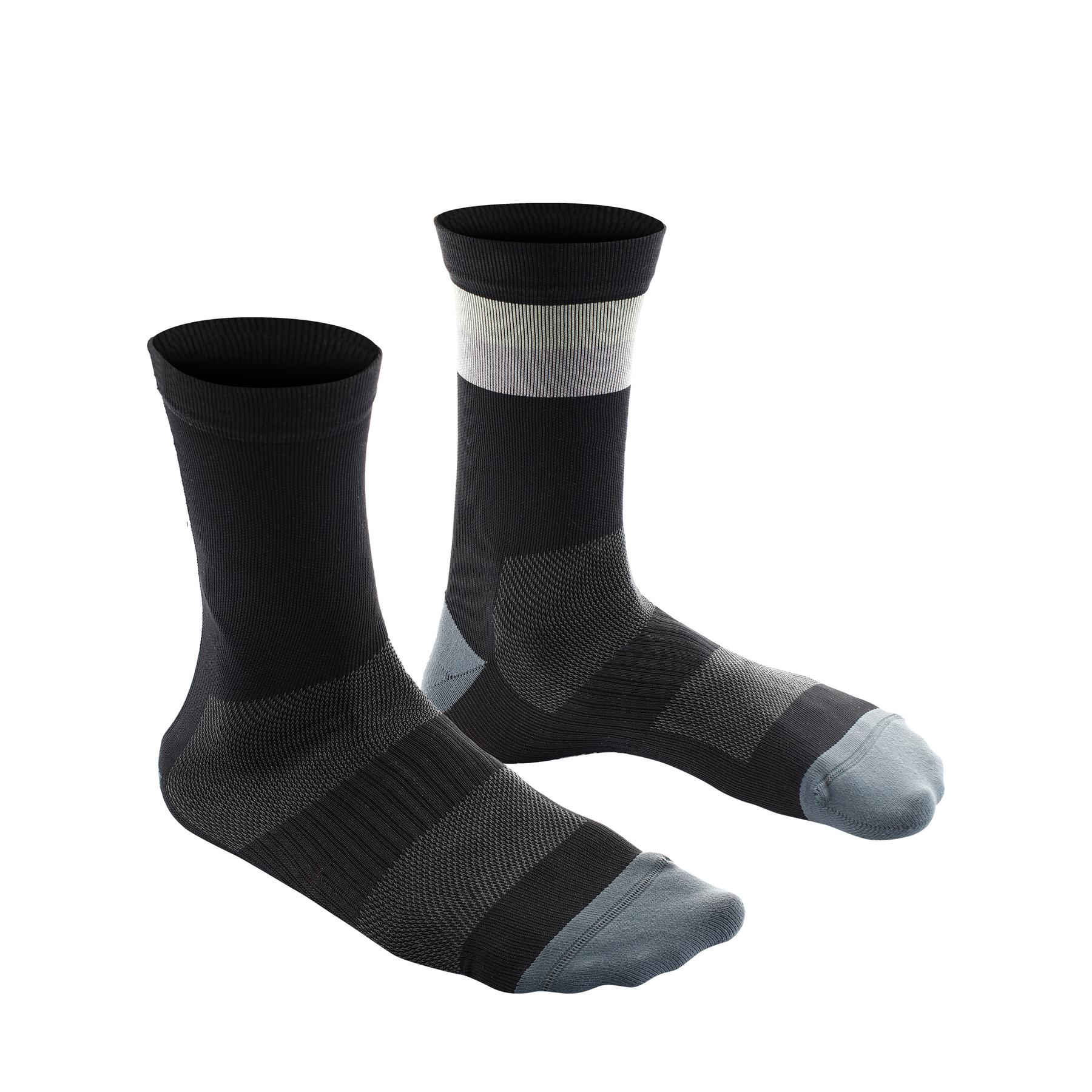 product/d/a/dainese_2039900002-93l_black-brooklin_1.jpg
