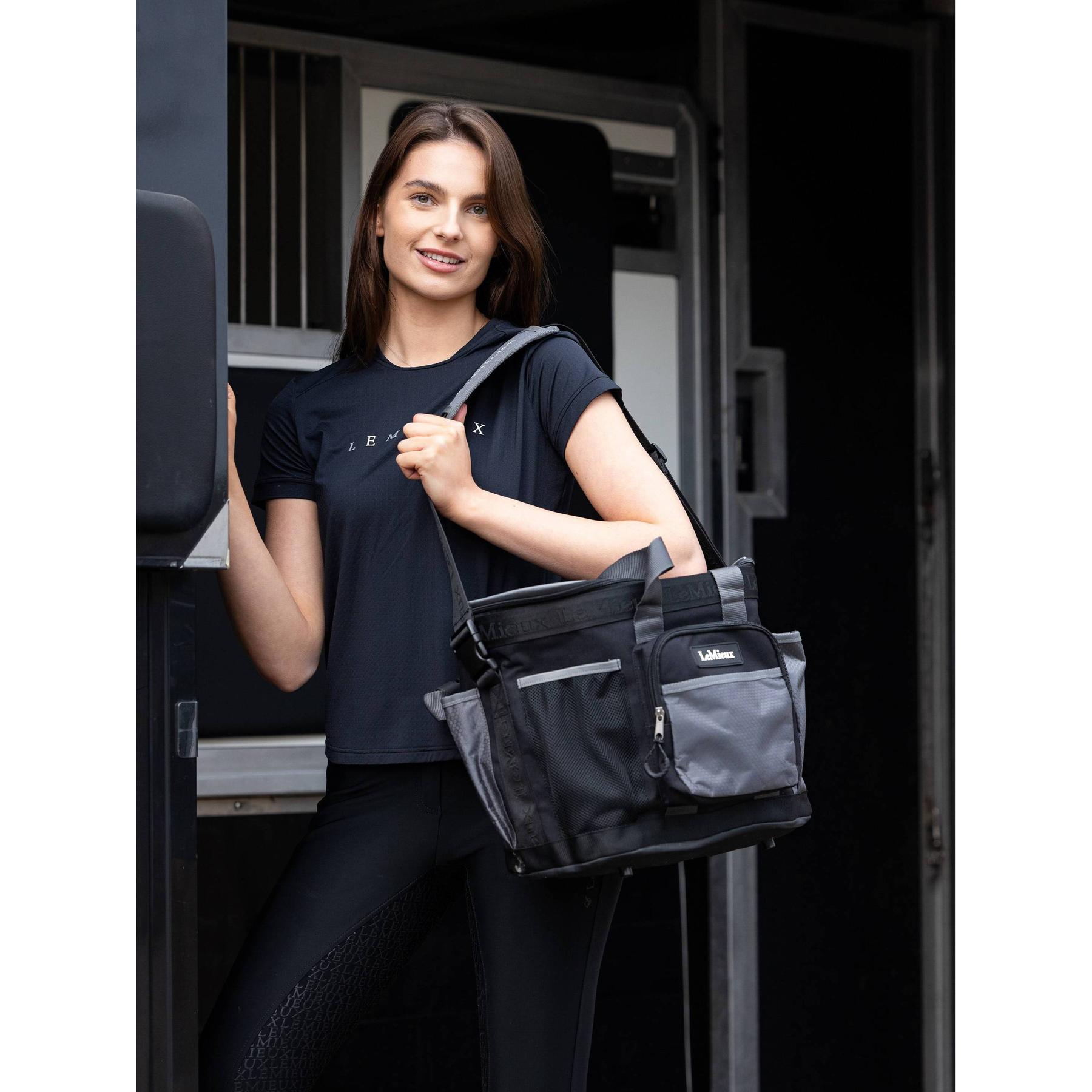 product/l/e/lemieux_it04968001_black_3.jpg