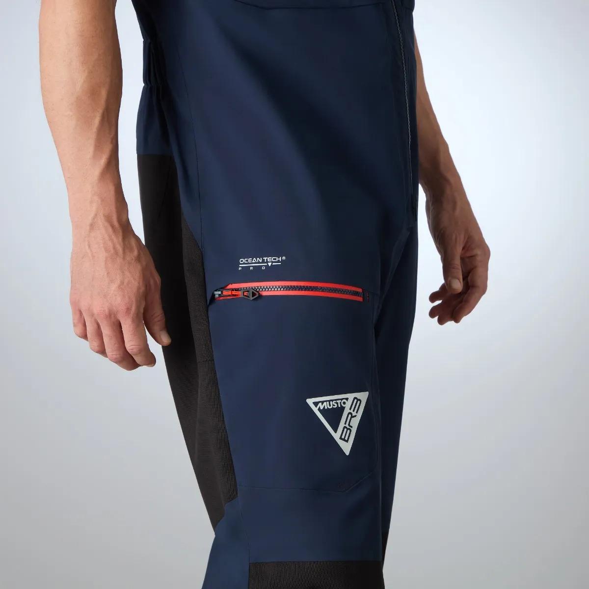 product/m/u/musto_82611-598_truenavy_3.jpg