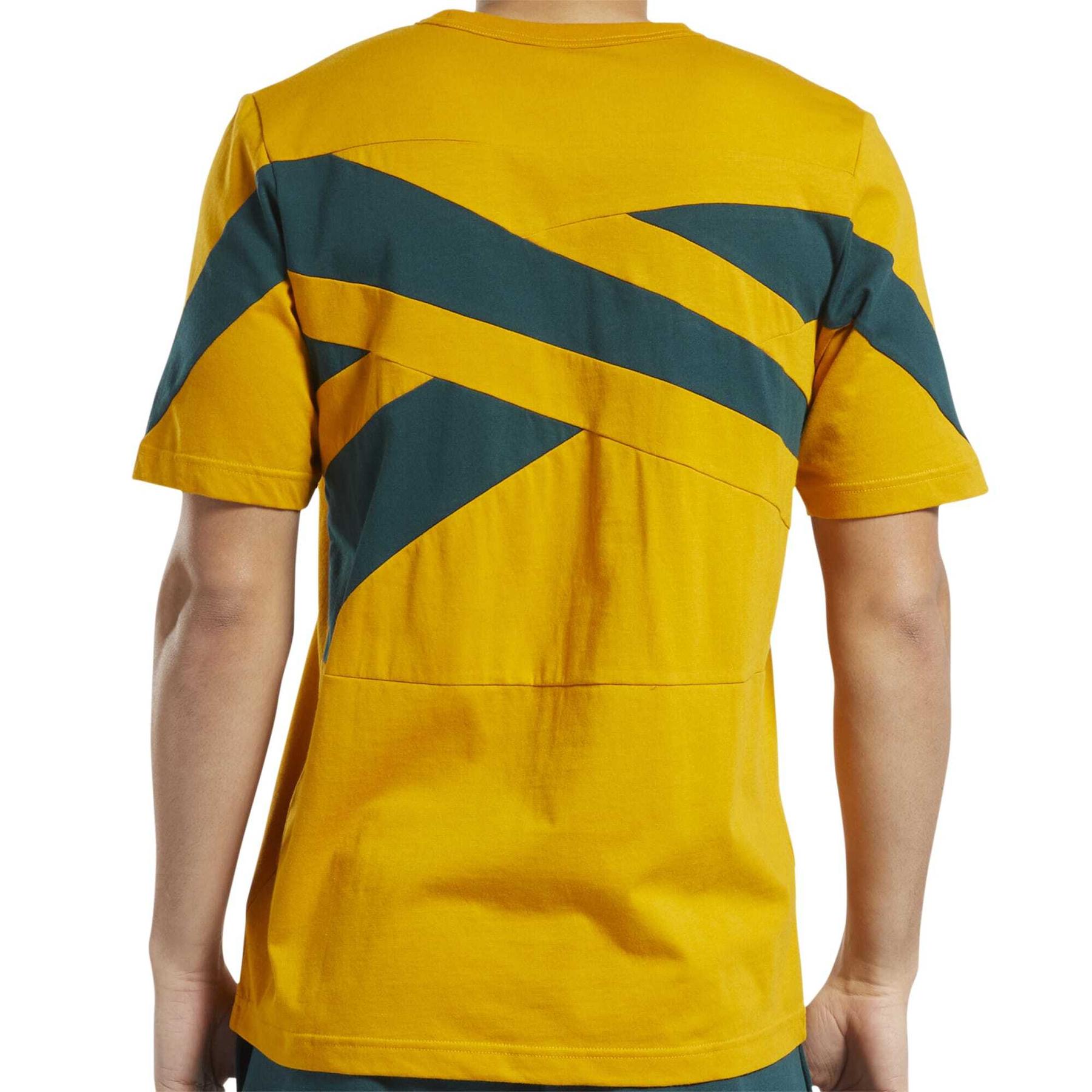 product/r/e/reebok-classics_hk7086_8_apparel_on_model_detail_view_3_white.jpg