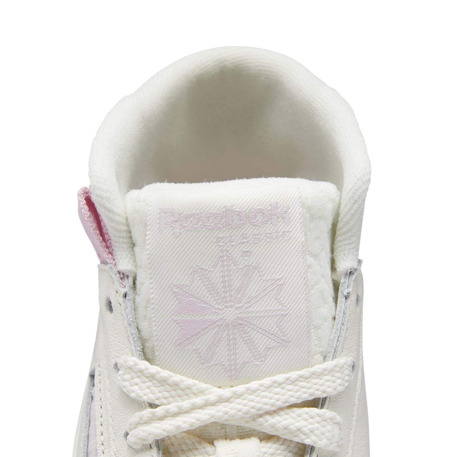 product/r/e/reebok_gv7034_7_footwear_photography_detail_view_1_white.jpg