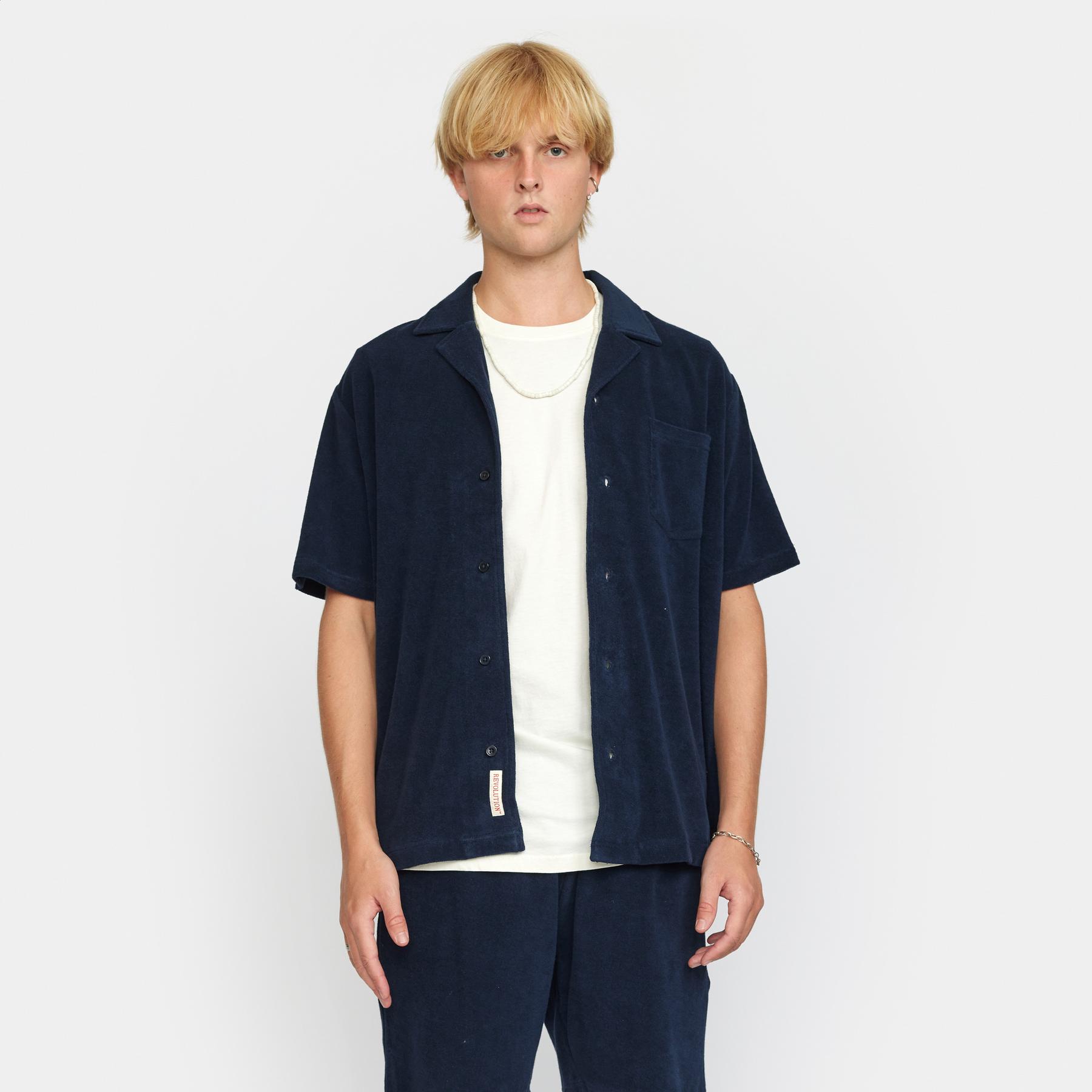 product/r/e/revolution_3823-navy_1.jpg