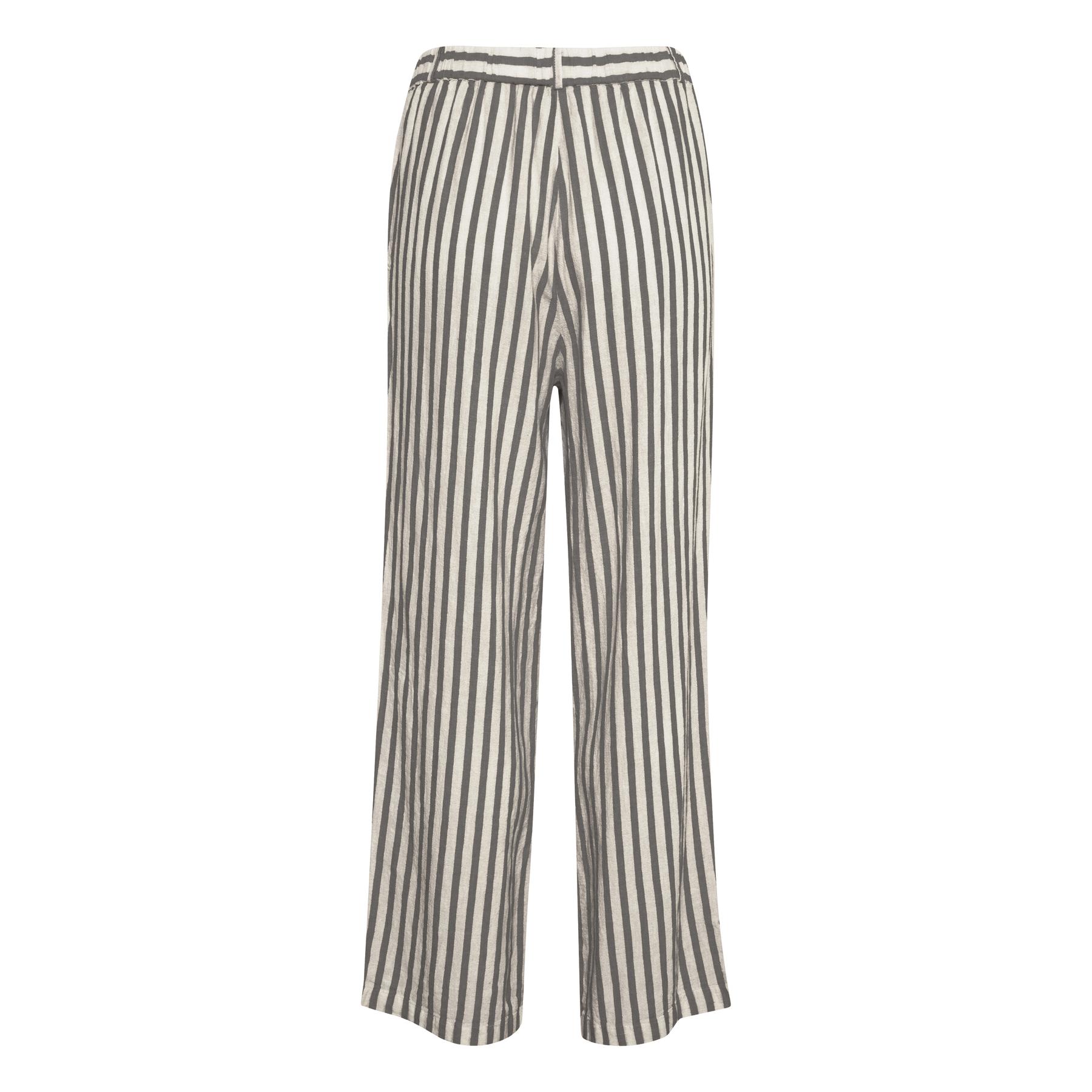 product/s/o/soaked-in-luxury_30407009-302448_5.jpg