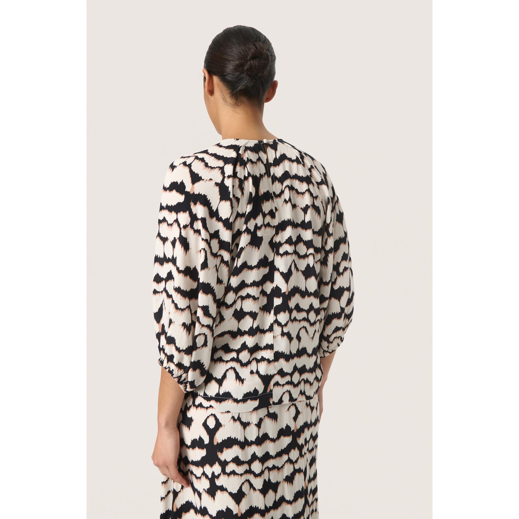 product/s/o/soaked-in-luxury_30407647-303155_4.jpg