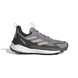 product/a/d/adidas_ig8881_1_footwear_photography_side_lateral_center_view_white.jpg