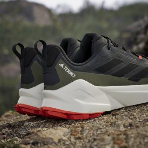 product/a/d/adidas_ih3737_23_footwear_photography_heromrktng_view_10-nw091625.jpg