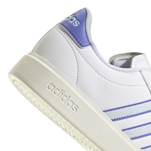 product/a/d/adidas_jh8676_9_footwear_photography_detail_view_2_white-nw091625.jpg