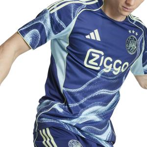 product/a/d/adidas_jp1447_7_apparel_on_model_detail_view_1_white.jpg