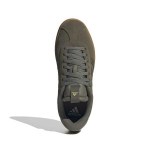 product/a/d/adidas_jr2223_3_footwear_photography_top_portrait_view_white-nw091625.jpg
