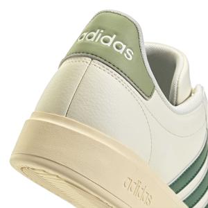 product/a/d/adidas_js1736_8_footwear_photography_detail_view_1_white-nw091725.jpg