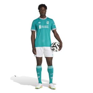 product/a/d/adidas_jv6426_5_apparel_on_model_standard_outfit_view_white.jpg