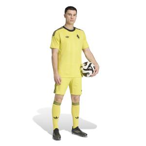 product/a/d/adidas_kc3223_6_apparel_on_model_standard_outfit_view_white.jpg